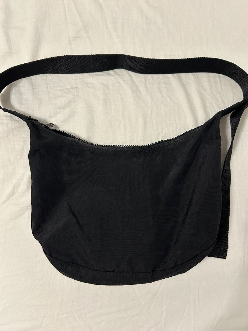BAGGU Medium Nylon Crescent Bag Black